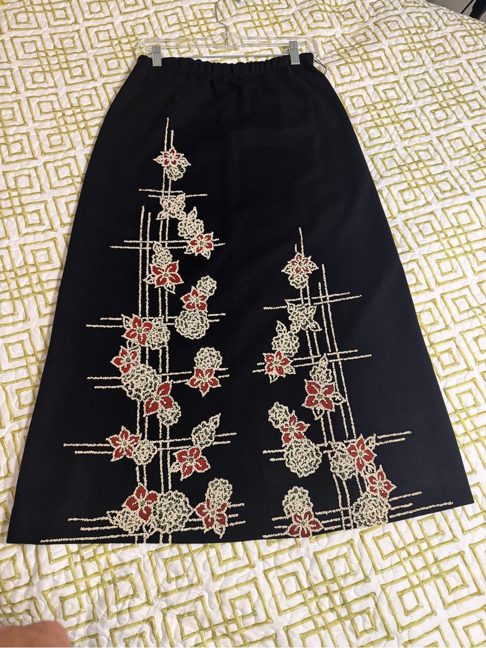 Black Floral Vintage Embroidered Knit Midi SkirtS/M